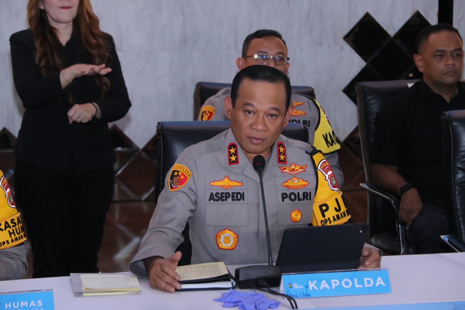 Kapolda Metro Jaya: Brimob Harus Kedepankan Sikap Humanis saat Bertugas